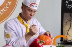 新东方大师绝技展之周师傅的盲·雕