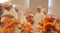 初中毕业风华正茂 学技术不加入打工行列