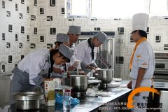 呼和浩特新东方烹饪学校新生课堂探访