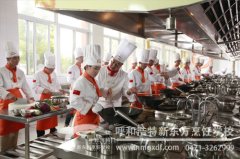 2014年餐饮消费回暖 学厨师拿高薪好就业