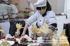 女孩子可以学厨师吗？