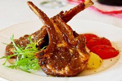 红酒香草烤羊小排