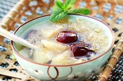 银耳雪梨炖冰糖