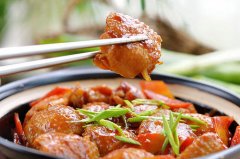三汁焖鸡翅