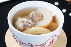 雪梨杏仁炖瘦肉