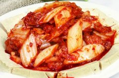 辣白菜炒五花肉