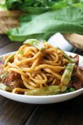 豆角排骨焖面