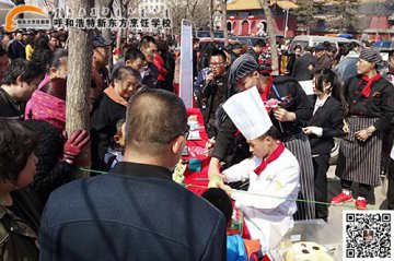 偶买噶！被围的水泄不通？这是什么情况！！