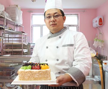 赵宇臻——学好西点技术 志在创业开店