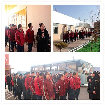 岁末年终 呼和浩特新东方迎来一批中学生来校参观