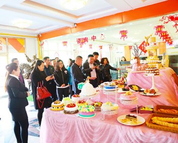 热烈欢迎上级各位领导莅临我校参观指导