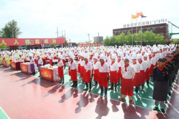 呼和浩特新东方烹饪学校 第五届“刀王争霸赛”高手如林