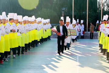 我校代表队参加全区餐饮业职工职业技能大赛载誉而归
