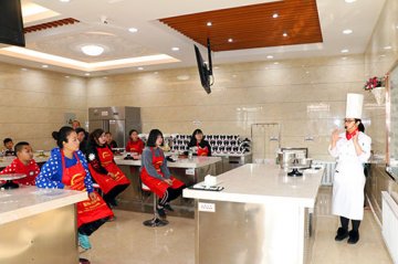 我的11.11在呼和浩特新东方做蛋糕！！！