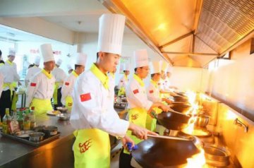 【学烹饪】究竟学中餐，还是学西餐好？