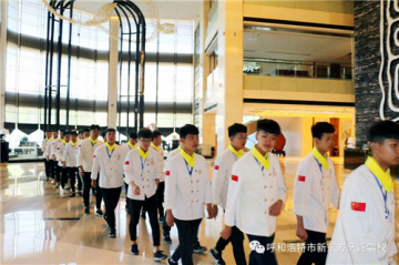 同样的年纪，你是在准备中高考？还是已经被预订？