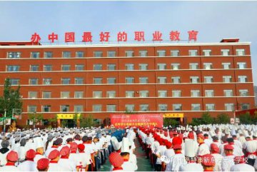 呼和浩特新东方优秀学生表彰大会暨新生开学典礼隆重举行