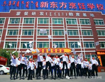 别轻易放弃你的梦想，总有一天ta会在你手里发光