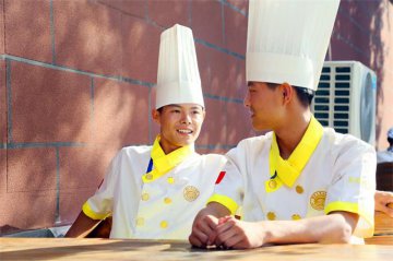 扎心！00后开始找工作，有技能比你挣得多！