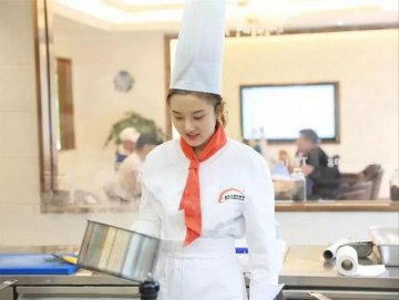 【明星学厨记】恭喜宋祖儿喜提新东方烹饪结业证书