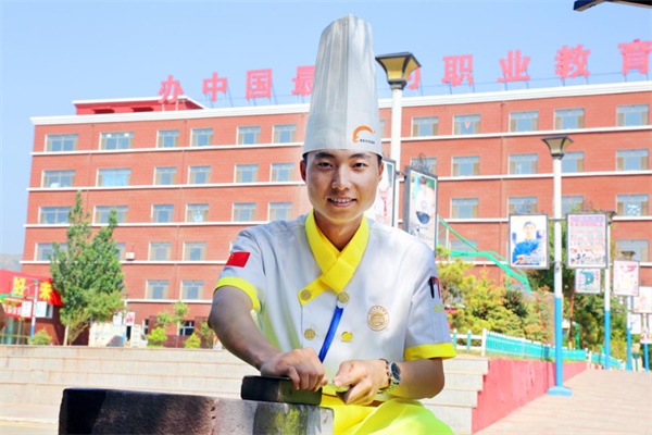 新生故事|姜枫：学好技术，造就一方美食，给家人幸福！呼和浩特新东方烹饪