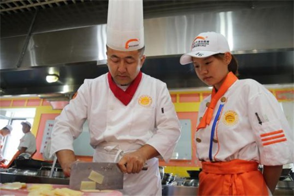 新生故事|花蕾：坚持虽然很苦，但未来一定值得期待！呼和浩特新东方