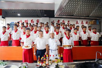 名师大讲堂|星级酒店大师走进呼和浩特新东方亲授烹饪技能！