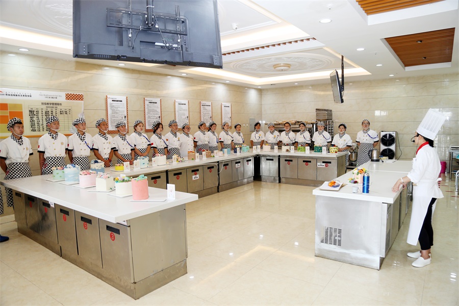 名师进校园-呼和浩特新东方烹饪