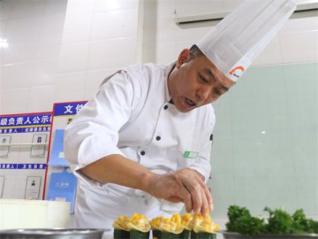 名师大讲堂|星级酒店刘焕军大师走进呼和浩特新东方亲授烹饪技能！