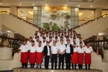 校企共育，无忧，呼和浩特新东方学子走进内蒙古乌澜国际大酒店参观学习！