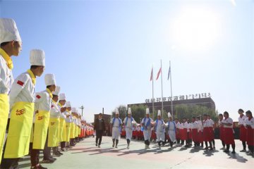 成功学子报告会 | 与榜样并肩，做努力奔跑的追梦人
