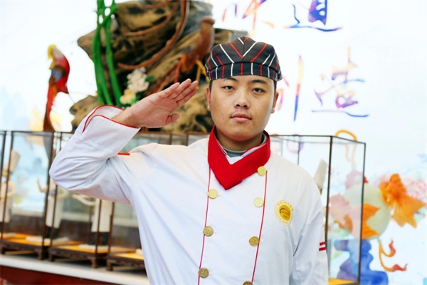 温磊：退伍不褪色，学厨新东方！