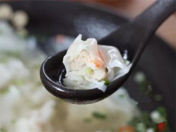 对于起床困难户，早晨自己煮碗热气腾腾的馄饨，早餐不将就！