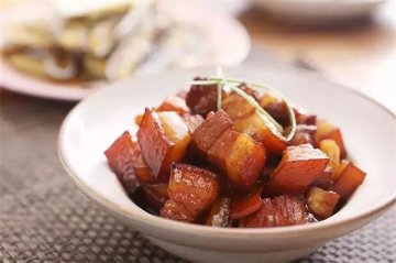 美食推荐|红烧肉，晶莹剔透，肥而不腻,可谓一绝!