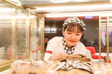 有人说，“幸福就是甜品的味道；