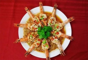 年夜饭|蒜蓉开运虾，寓意“花开富贵”，上桌就光盘！
