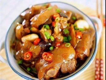 年夜饭|红烧猪蹄，寓意“发财就手”越嚼越香，过年必不可少的一道菜！