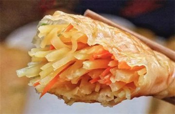 美食推荐|皮薄料满的土豆脆饼，咬一口都是满足！