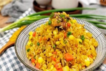 美食推荐|网红美食“咖喱炒饭”！