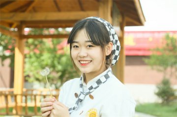 新生故事王美竹：邻家小妹与她的西点童话