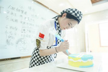 【新生故事】以努力的姿态，在新东方绽放梦想 ——冯伟