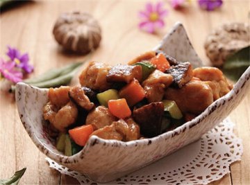 美食推荐|经典美食“酱香花菇鸡丁”！