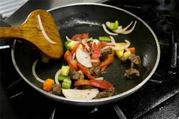 学西餐怎么样？学西餐去哪个培训学校好？