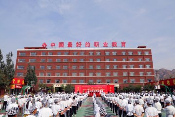 中考即将结束，你是选择继续升学还是学门技术？