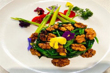 美食推荐|凉拌小食“核桃拌菠菜”