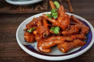 美食推荐|香辣零食“烧鸡爪”