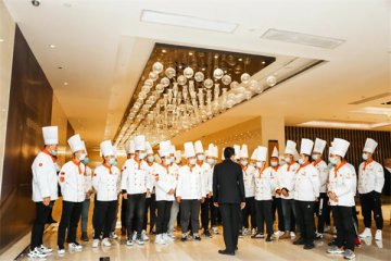 呼和浩特新东方金典总厨学生代表走进就业单位巨华酒店参观学习