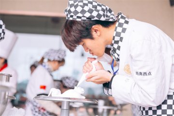 零基础学烘焙，多长时间可以自己创业开店？