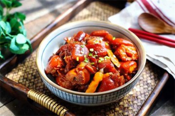 美食推荐|美容养颜“红焖猪蹄”