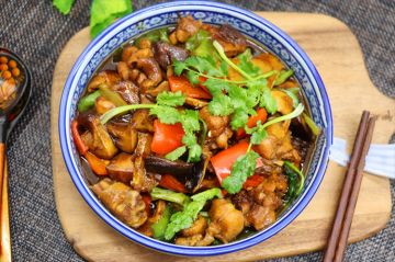 美食推荐|开胃下饭“黄焖鸡”